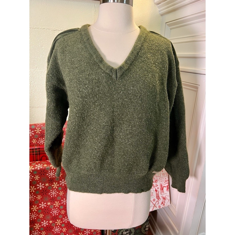 Steffner Austrian Wool Sweater Green V-Neck‎ Suede Elbow Patches M